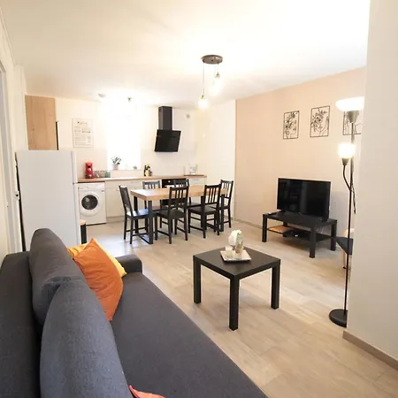 Les Loges De Véro - Rdc - Entièrement Climatisé - Parking Privé - Garage Vélo Moto - Rénové En 2025 - Classé 3 étoiles - 5 Couchages - 2 Ch - 1 Canapé Conv - Wifi - Boulangerie Et Petite Restauration à Prox - à 5 Mn Du Centre De Verdun