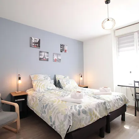 Les Loges De Véro - Rez-de-chaussée - Parking Privé - Garage Vélo Et Moto - Neuf - Classé 3 étoiles - 5 Couchages - 2 - 1 Canapé Convertible - Wifi - Climatisation - A 5 Mn Du Centre De Verdun - Géré Par Presta-zen'services Appartamento