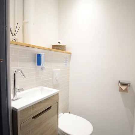 Appartamento Les Loges De Véro - Rdc - Entièrement Climatisé - Parking Privé - Garage Vélo Moto - Rénové En 2025 - Classé 3 étoiles - 5 Couchages - 2 Ch - 1 Canapé Conv - Wifi - Boulangerie Et Petite Restauration à Prox - à 5 Mn Du Centre De Verdun