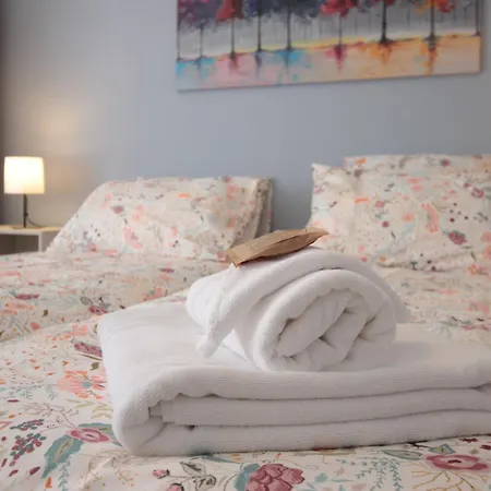 Les Loges De Véro - Rez-de-chaussée - Parking Privé - Garage Vélo Et Moto - Neuf - Classé 3 étoiles - 5 Couchages - 2 - 1 Canapé Convertible - Wifi - Climatisation - A 5 Mn Du Centre De Verdun - Géré Par Presta-zen'services *