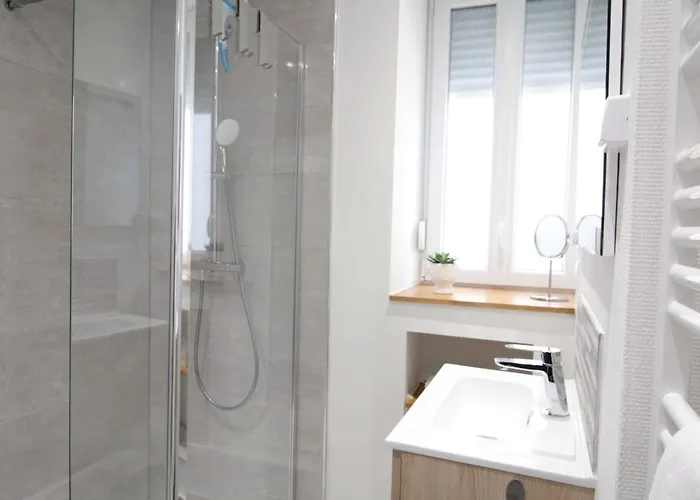 Les Loges De Vero - Rez-De-Chaussee - Parking Prive - Garage Velo Et Moto - Logement Neuf - Classe 3 Etoiles - 5 Couchages - 2 Chambres - 1 Canape Convertible - Wifi - Climatisation - A 5 Mn Du Centre De Verdun - Gere Par Presta-Zen'Services * Thierville-sur-Meuse