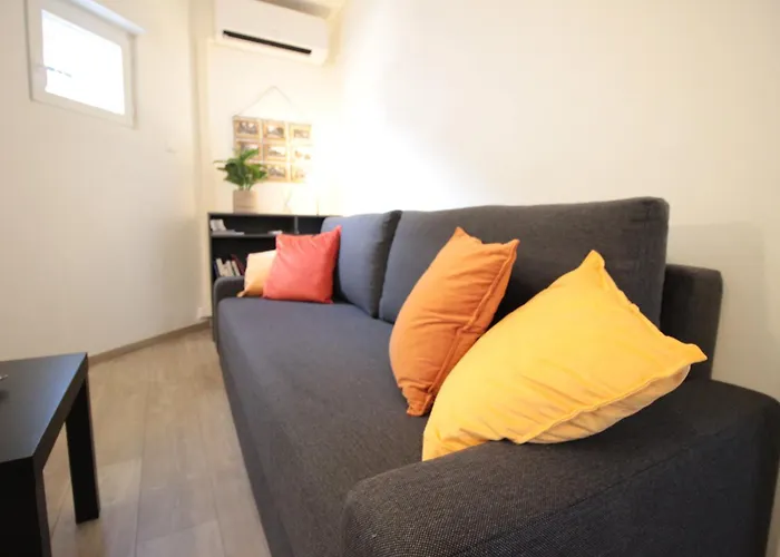 Les Loges De Véro - Rez-de-chaussée - Parking Privé - Garage Vélo Et Moto - Neuf - Classé 3 étoiles - 5 Couchages - 2 - 1 Canapé Convertible - Wifi - Climatisation - A 5 Mn Du Centre De Verdun - Géré Par Presta-zen'services * Thierville-sur-Meuse