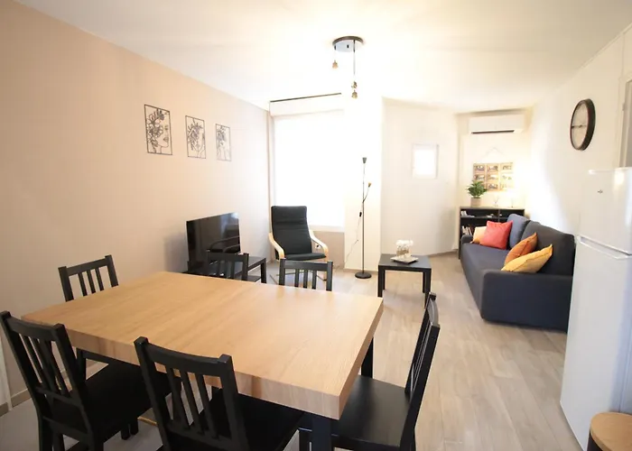 Les Loges De Vero - Rez-De-Chaussee - Parking Prive - Garage Velo Et Moto - Logement Neuf - Classe 3 Etoiles - 5 Couchages - 2 Chambres - 1 Canape Convertible - Wifi - Climatisation - A 5 Mn Du Centre De Verdun - Gere Par Presta-Zen'Services Apartmán