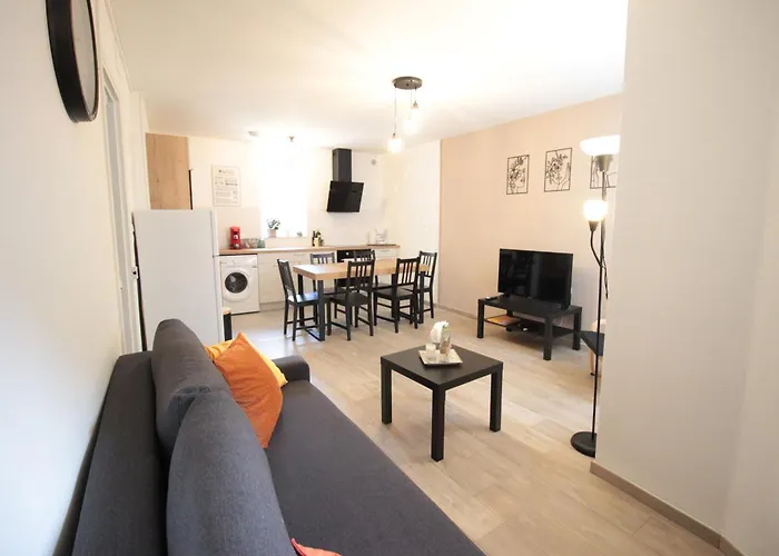 Les Loges De Véro - Rez-de-chaussée - Parking Privé - Garage Vélo Et Moto - Neuf - Classé 3 étoiles - 5 Couchages - 2 - 1 Canapé Convertible - Wifi - Climatisation - A 5 Mn Du Centre De Verdun - Géré Par Presta-zen'services