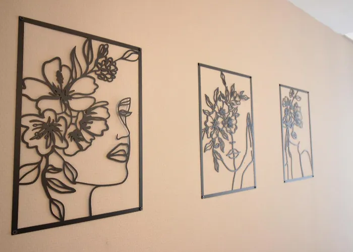 Les Loges De Véro - Rez-de-chaussée - Parking Privé - Garage Vélo Et Moto - Neuf - Classé 3 étoiles - 5 Couchages - 2 - 1 Canapé Convertible - Wifi - Climatisation - A 5 Mn Du Centre De Verdun - Géré Par Presta-zen'services Appartement