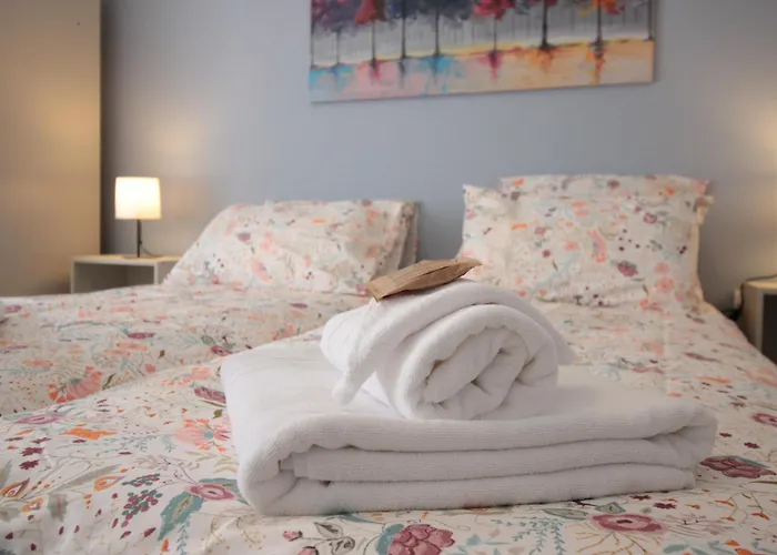 Les Loges De Véro - Rez-de-chaussée - Parking Privé - Garage Vélo Et Moto - Neuf - Classé 3 étoiles - 5 Couchages - 2 - 1 Canapé Convertible - Wifi - Climatisation - A 5 Mn Du Centre De Verdun - Géré Par Presta-zen'services *